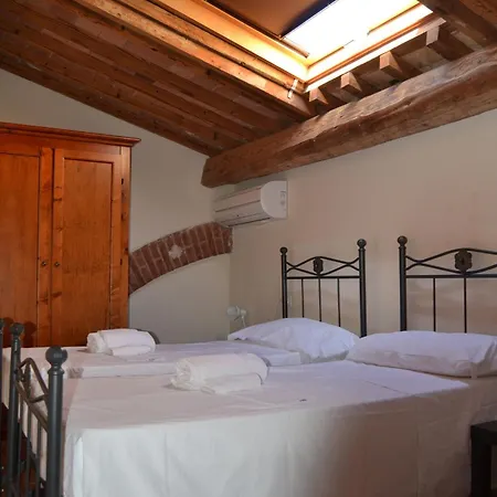 Apartment Auf Der Ersten Etage Campiglia Marittima